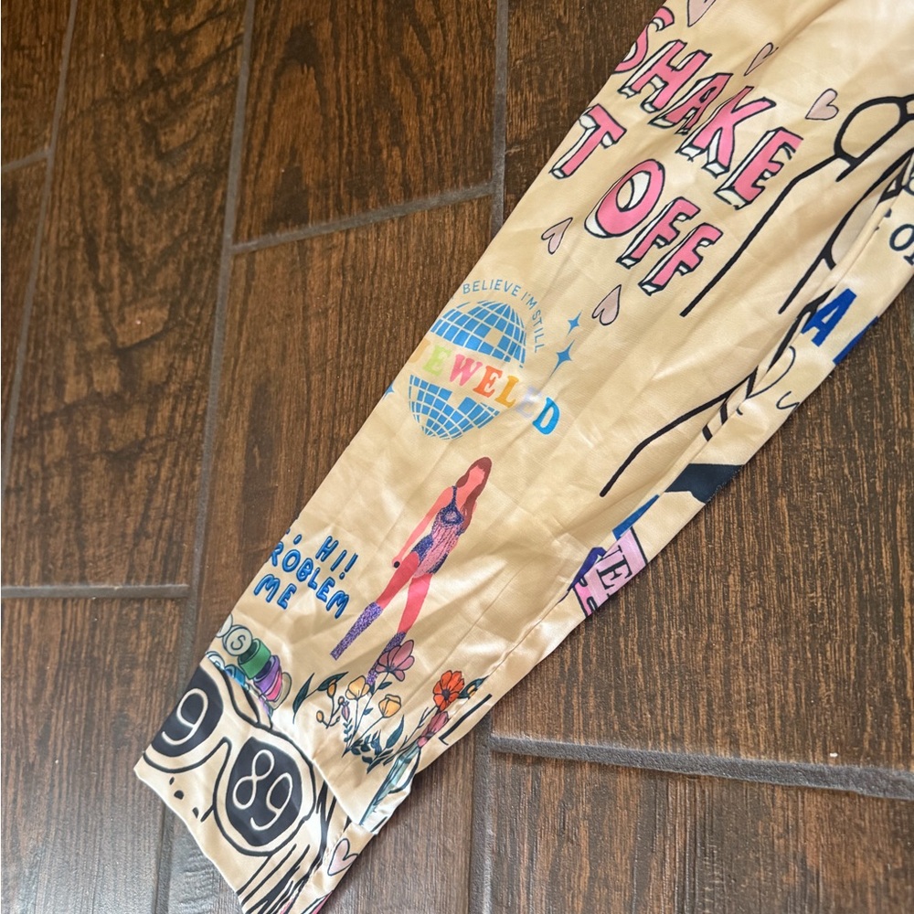 NWOT Taylor Swift PJ Button Up Top - Picture 4 of 6
